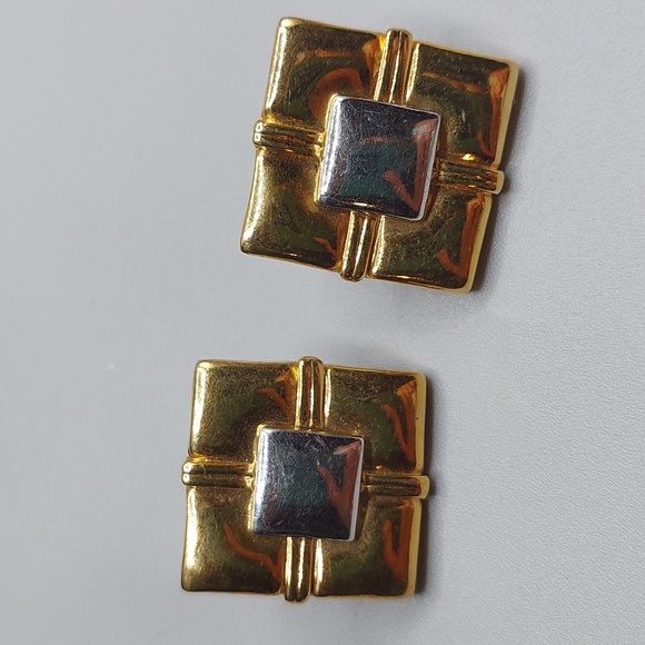 Vintage Modernist Two Tobe Gold and Silver Square Clip On Earrings - Picture 4 of 6